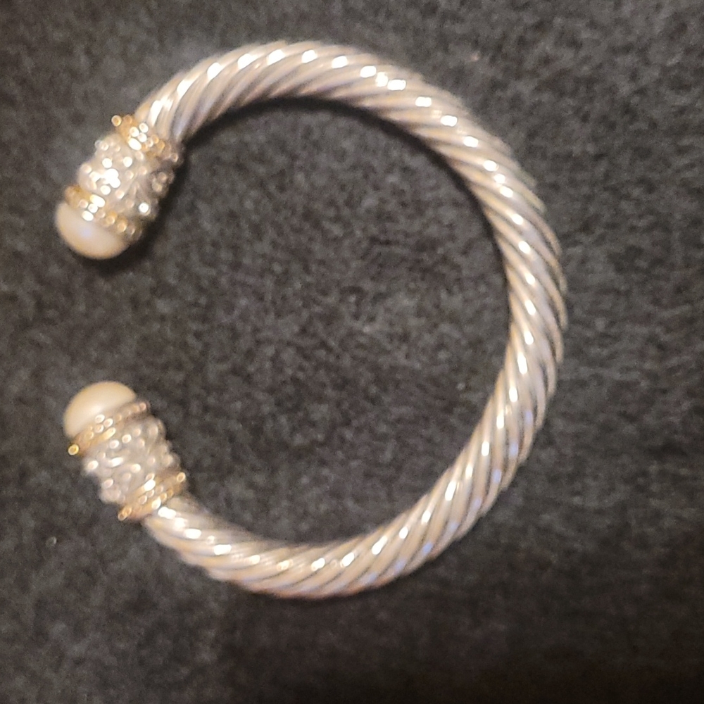 Silver tone and faux pearl adjustable bracelet